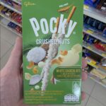 Grace Deodorant Original Review: The 4.3 Saving Grace of Thailand A green box of Pocky Crushed Nuts with white chocolate, coconut, and cashews from 7-Eleven Thailand.